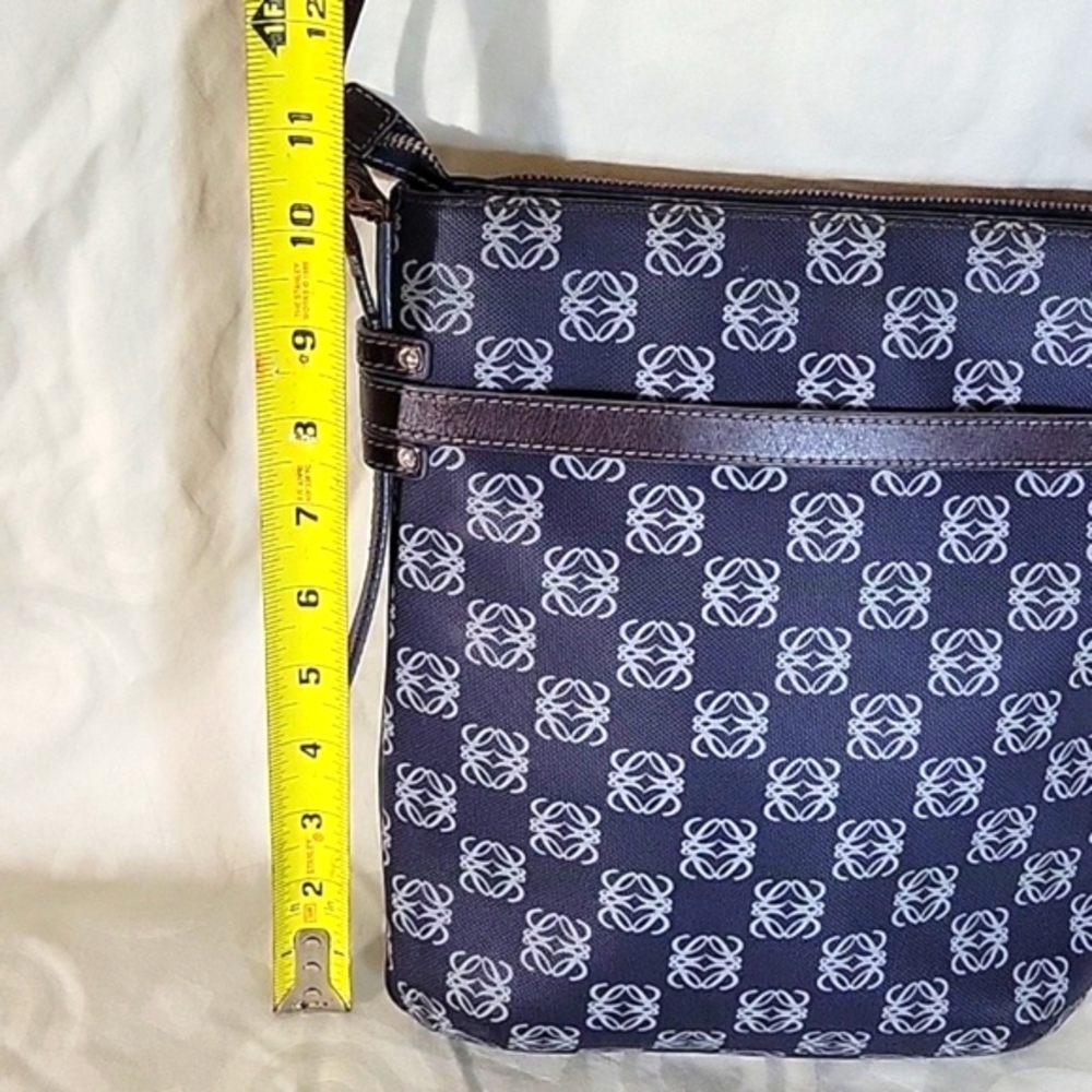 Loewe Vintage Anagram Crossbody Bag PVC Leather - Picture 15 of 16